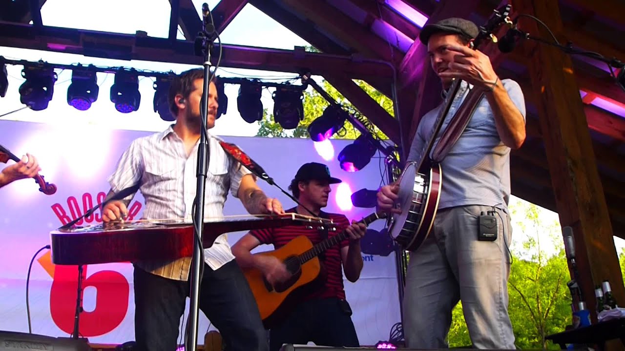 Infamous Stringdusters 
