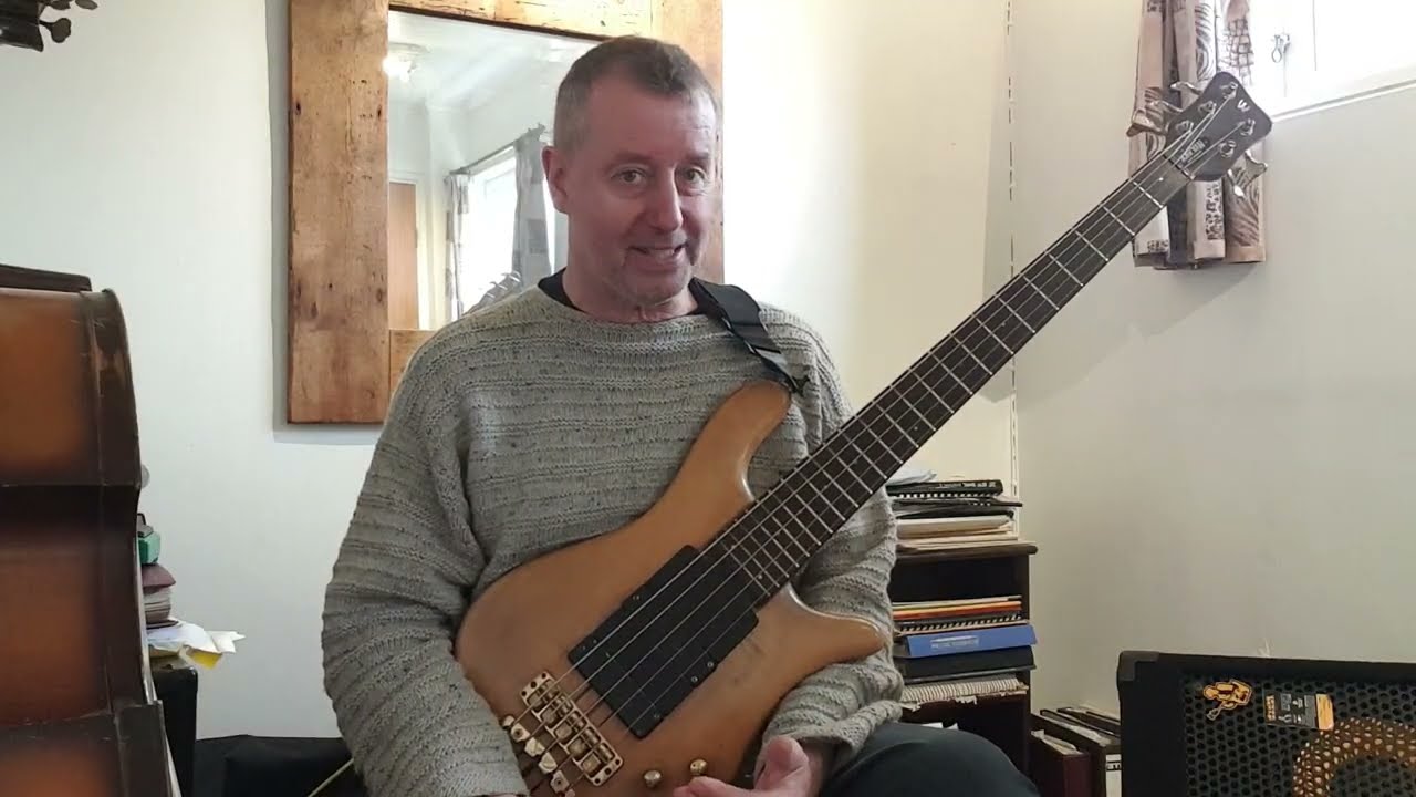 Walking Basslines using 5ths as landing notes.