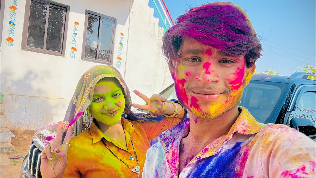 First holi sath me 🥰