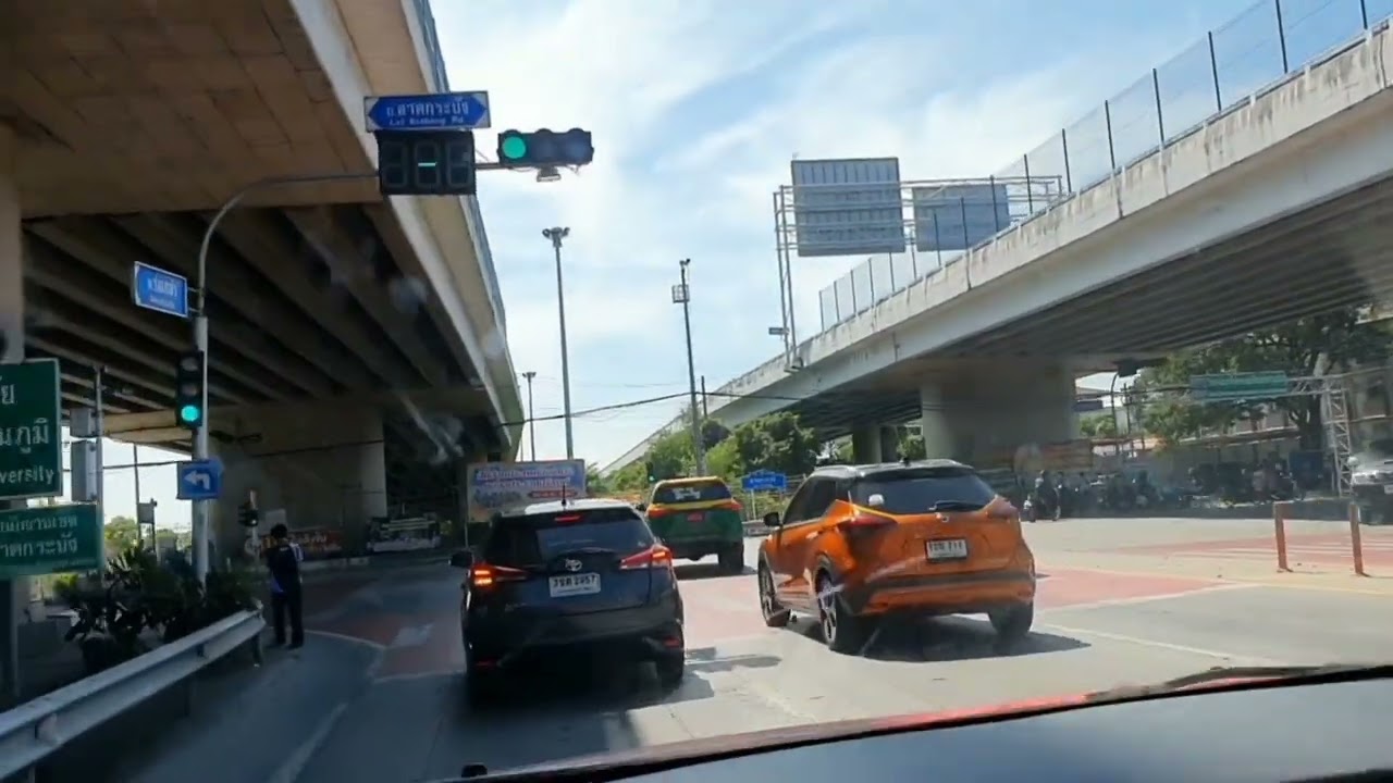 Commute Guide to Budget Airport hotel near Suvarnabhumi Airport Bangkok Thailand Lat Krabang Road