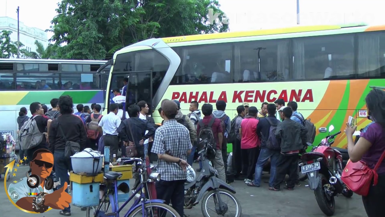 TERMINAL BIS TANJUNG PRIOK PADAT PENUMPANG NATAL | Jakarta 2014
