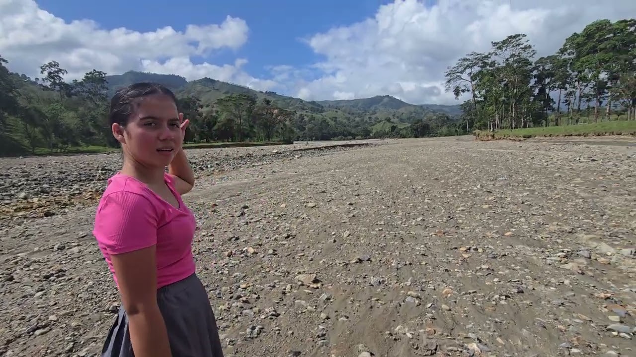 Me tocó dejar la moto en la playa del río
