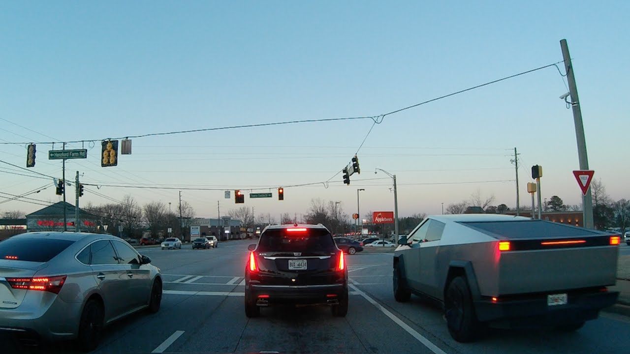 Bad Drivers and Random Dashcam From Georgia 12