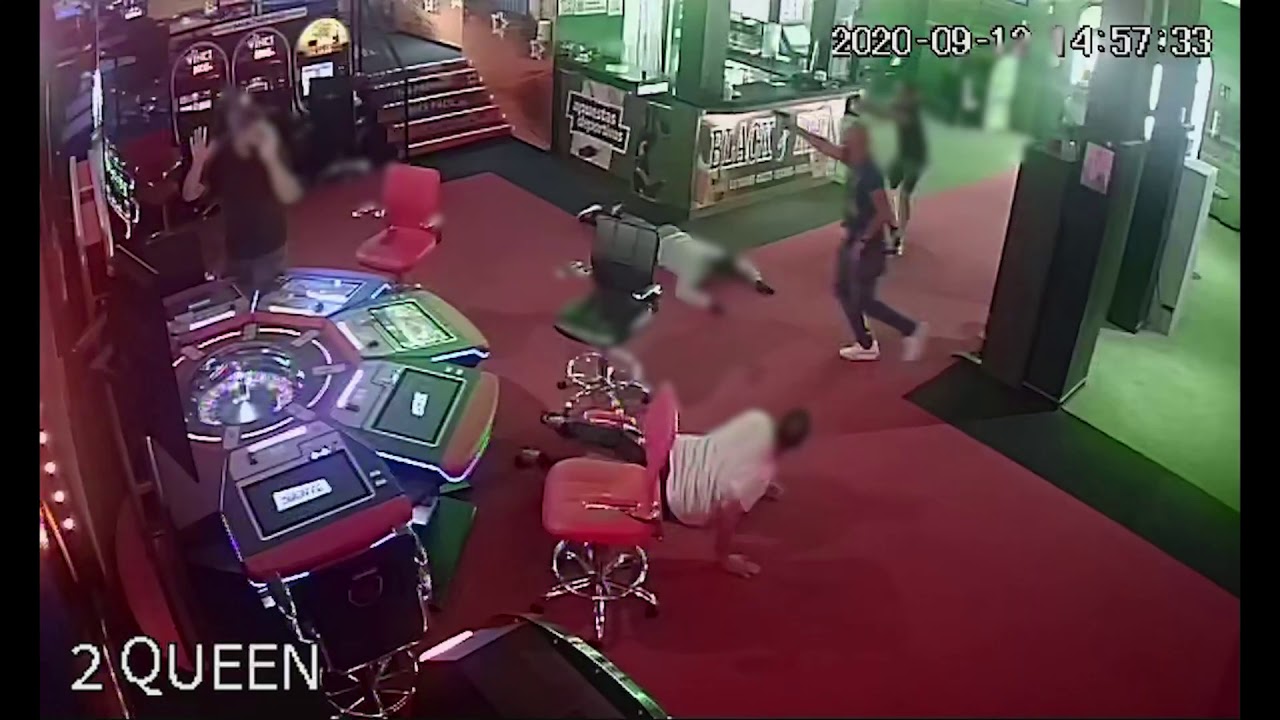La Guardia Civil detiene a cuatro personas armadas cuando atracaban un mini casino en Tenerife