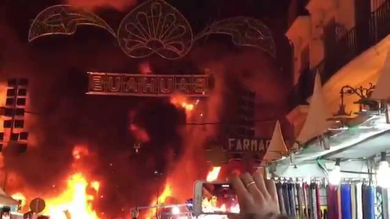 Crem&agrave; Falla Convento de Jerusal&eacute;n - Fallas 2015 [HD]