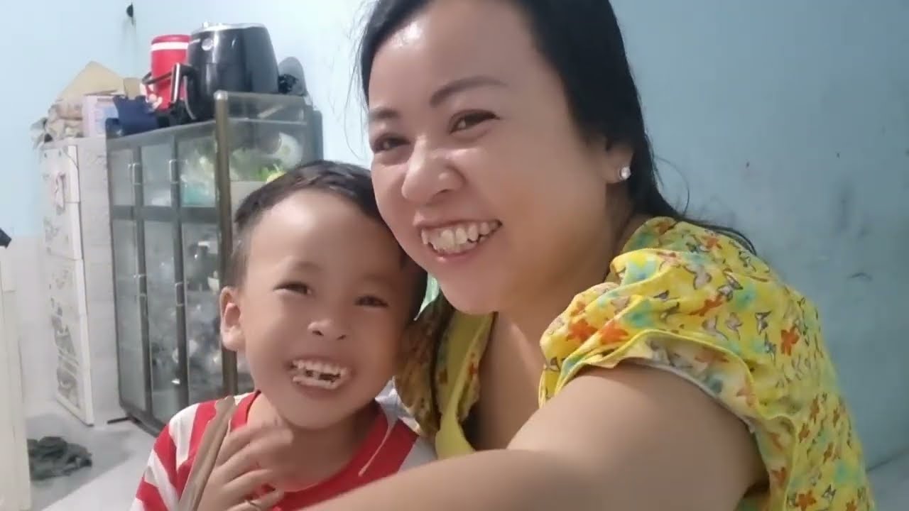 Chuột Đứng Coi Chị Nị Kho Trứng Vịt Ăn Cơm Đêm #ngocdieuvlog123 #chuotancom