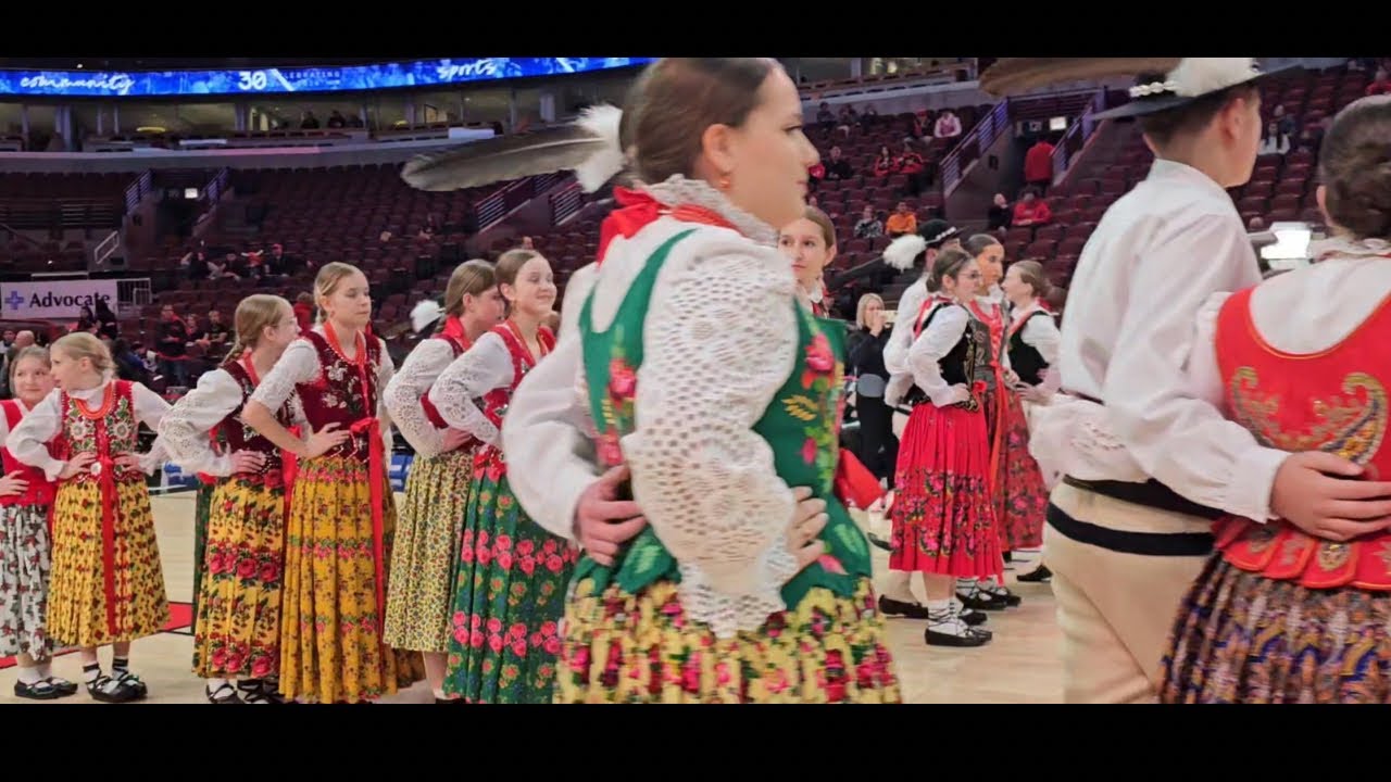 Polish Heritage Night at United Center – Bulls Clinch Play-In vs. Raptors! 🇵🇱🏀