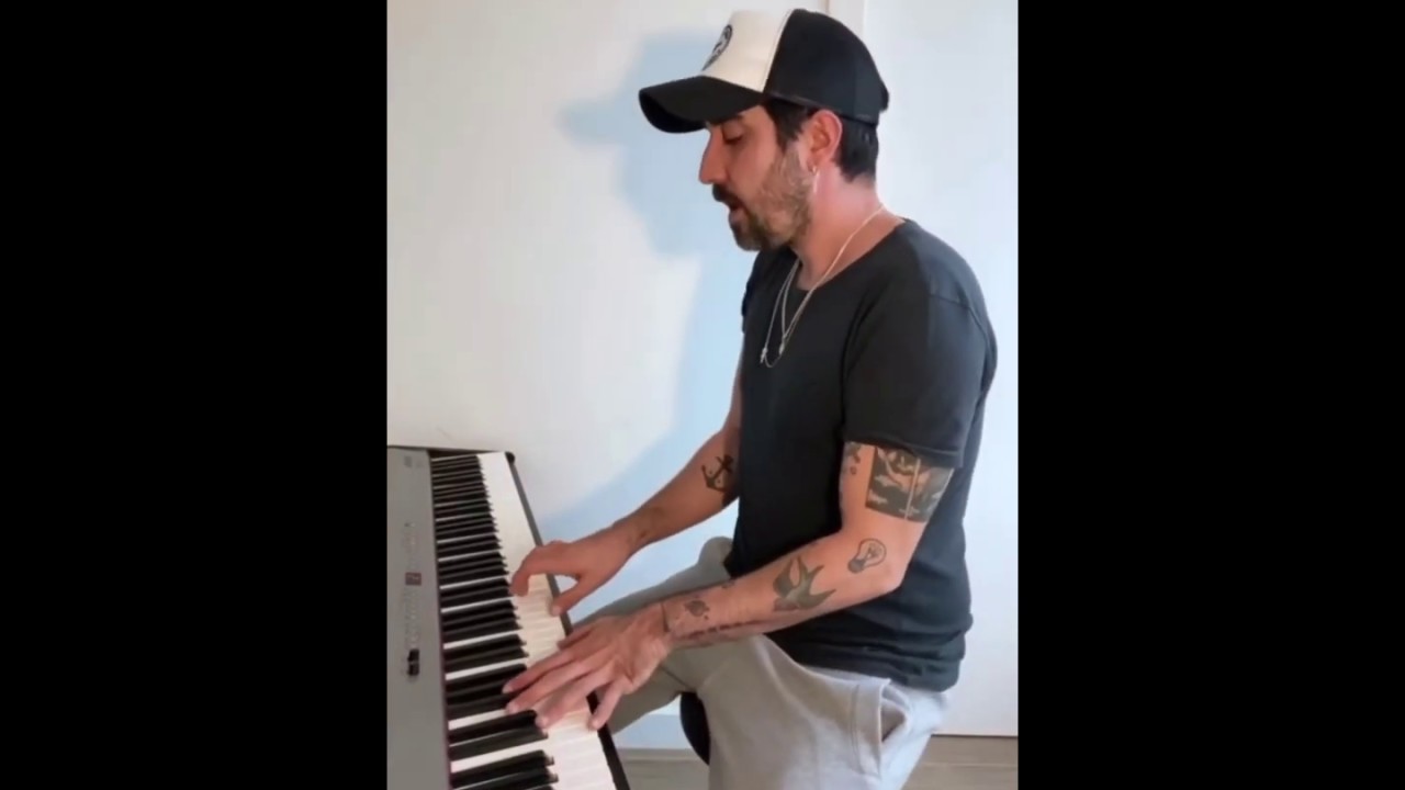 Alex Ubago - Aquel Abril | En Vivo - Acústico
