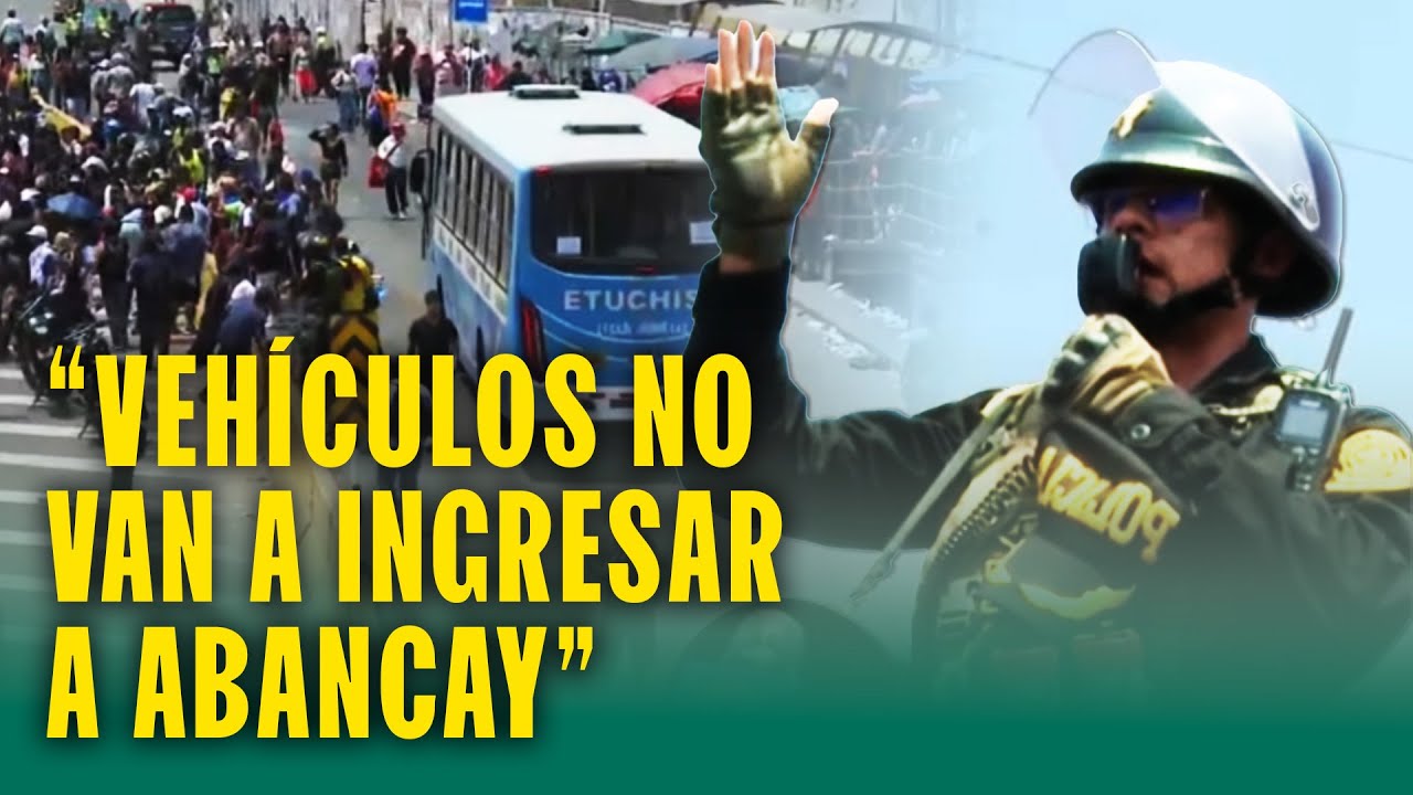 Policías impiden paso de buses en paro de transportistas: 