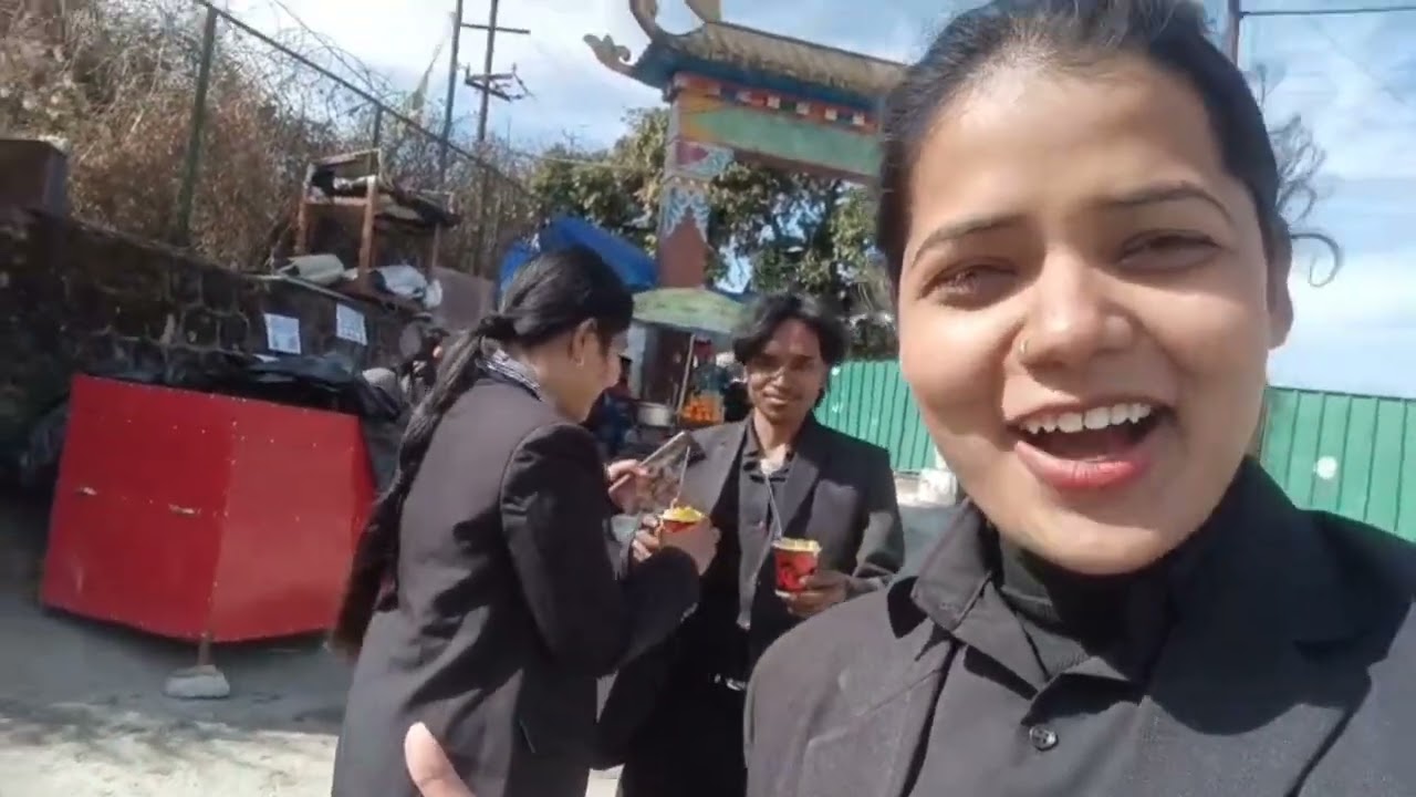 Humne location kyu change ki 🙄|| Yeh kya hua aaj 😮#mastimoment #enjoyment #travel #smileforever 