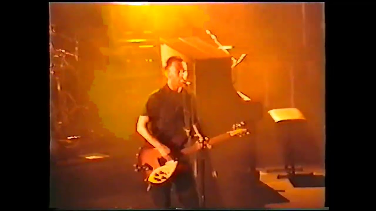 Radiohead - Live at Les Ar&egrave;nes de Fr&eacute;jus 2000