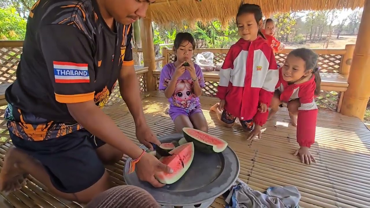 ปาดแตงโมลูกใหญ่สุดในสวนขอบคุณป้าแพนที่อุดหนุน