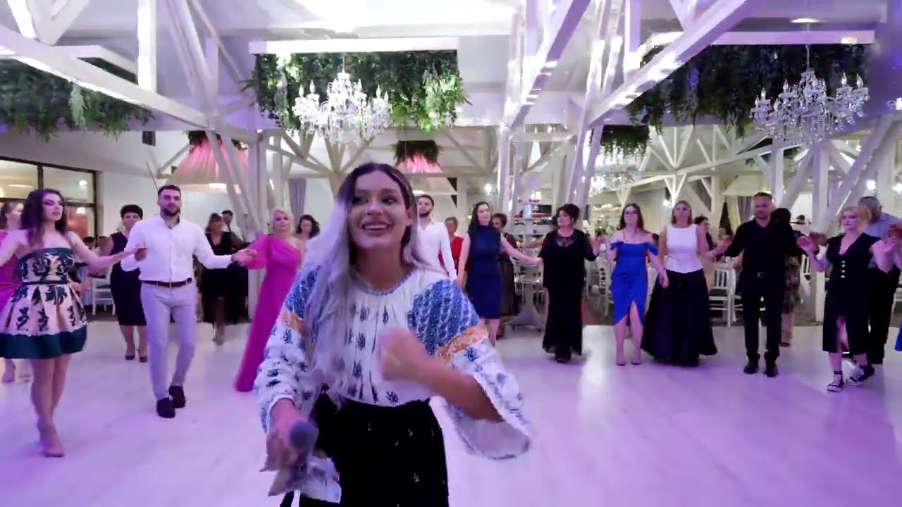 @GabrielaVladu  -  Tine-o Doamne pe Regina/ COLAJ  DE JOC 2023/ M-o facut mama asa