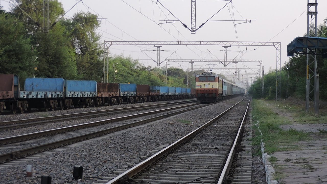 FIRING WAP 1 : ANDAMAN EXPRESS (16031) FLAT 110 Kmph PAST SITHOULI : INDIAN RAILWAYS