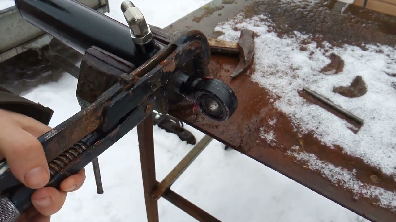 Hydraulisylinterin kääntö 90 astetta