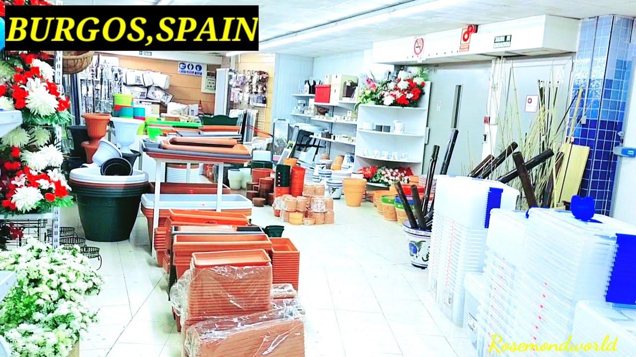 WALKING INSIDE BURGOS BAZAR. #burgos #chinashop