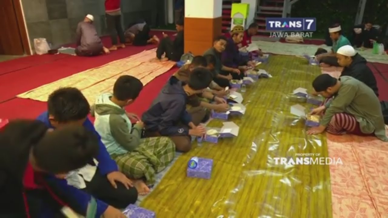 Itikaf di Mesjid Daarut Tauhid