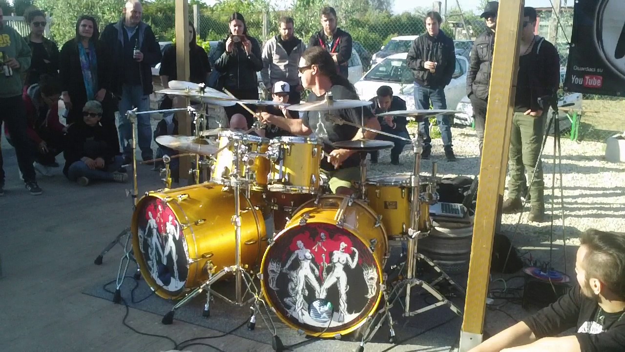 DEREK RODDY - Drum clinic - intro solo  - Roma 2017