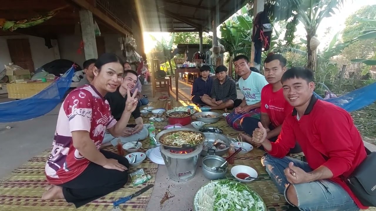 ขอบคุณพี่ทีอีกเดอจ้าเลี้ยงย้อนหลังวันเกิดบ่าวน้ำและก็ให้ตังน้องๆด้วย