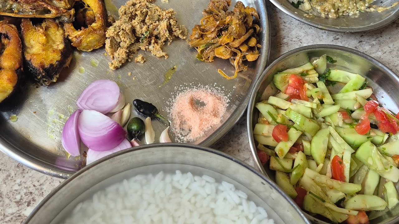 ପଖାଳ ଖାଇବା ଆସନ୍ତୁ 💗 ମାଛ ଆଇଟମ୍ ଗଣି ହେବନି..ନାନୀ ବନେଇବ ବୋଲି #trending #pakhala #food #growth #viral 