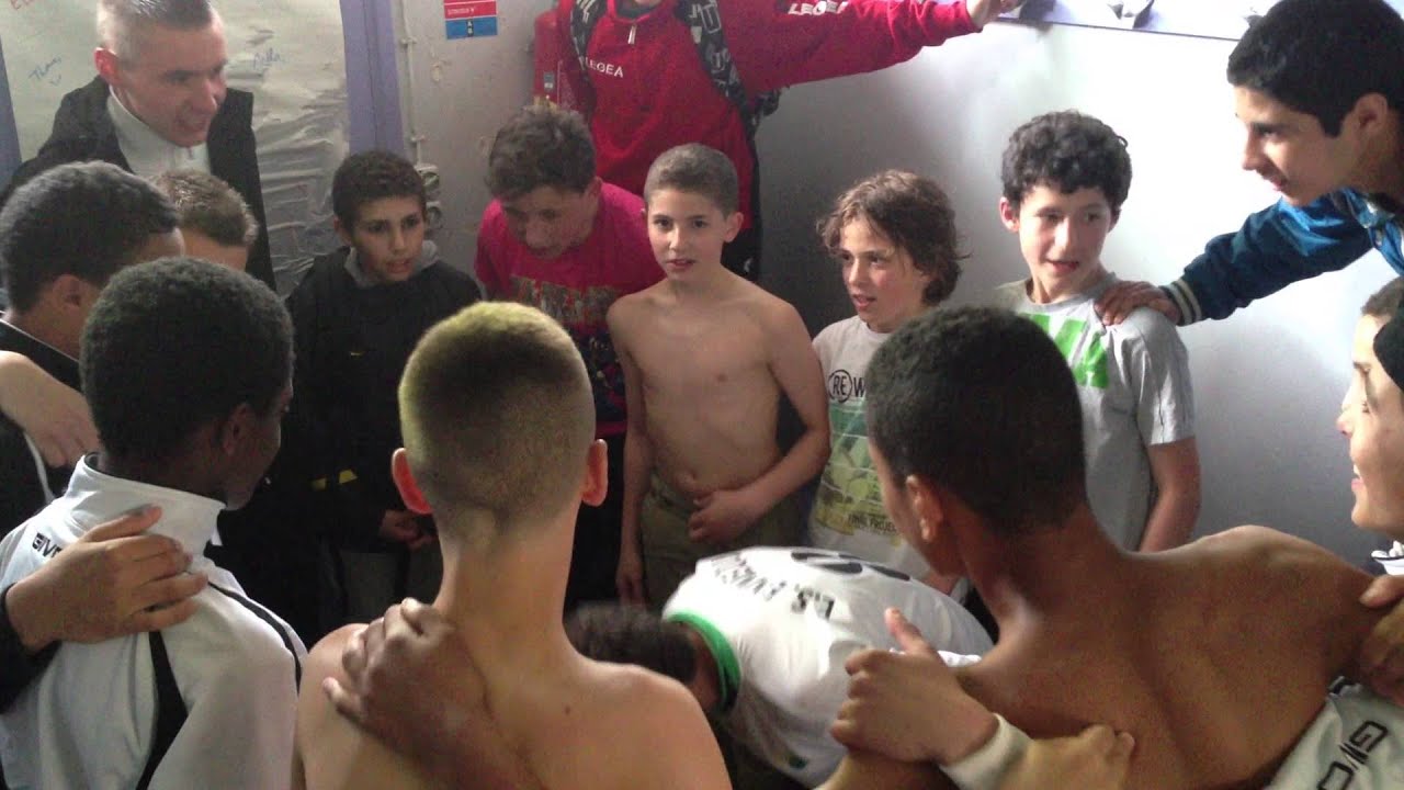 Ambiance Vestiaire U14 aprés la victoire contre Croix IC en 1/2 Finale