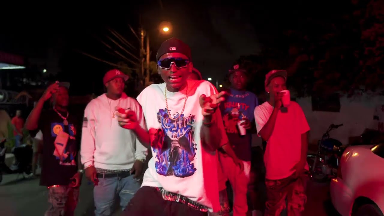Peluche R - Party Y Sandungueo (video oficial)