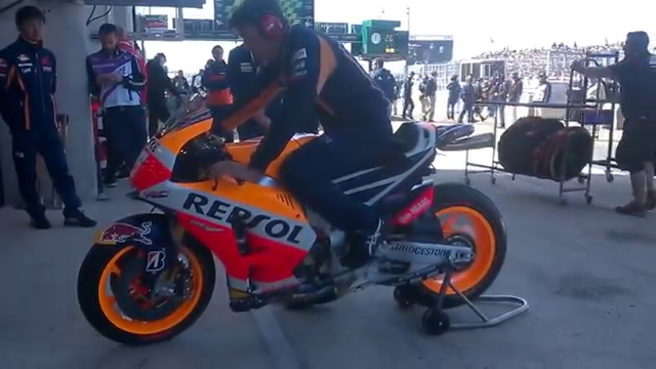 Honda RC213V warming up and gear testing - MotoGP of France 2015