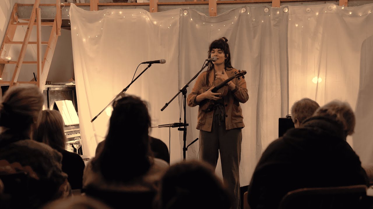 Hidden Stage Session with @Roosmarijnmusic