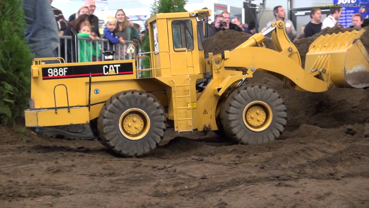 RC Caterpillar 988F! 120 kg (!!!) wheel loader in 1:8 scale! BIG and heavy!