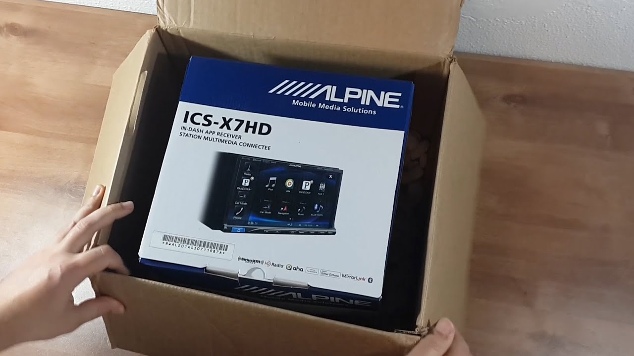 Unboxing Alpine ICS-X7HD 7