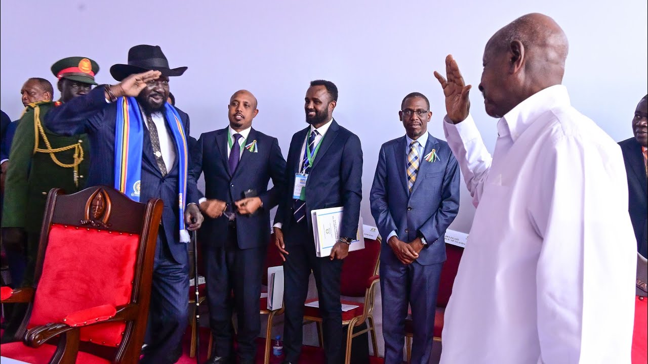 Museveni gets special salute from President Salva Kiir of South Sudan in Arusha