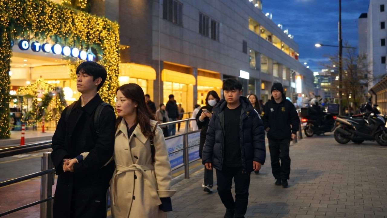 MAR. 2026 Seoul | New Semester Evening Walk : Feel The Fresh Energy Near Hanyang University. 🎓