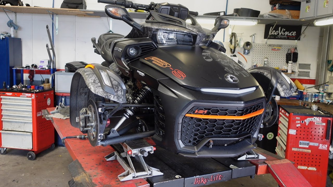Can Am Spyder, F3-S Bremsflüssigkeit Wechseln