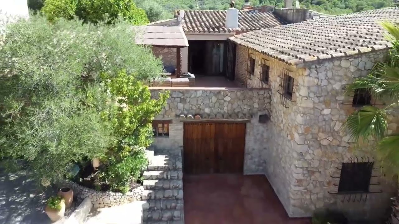 Mas Santo villa video tour