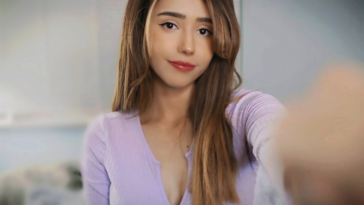 ASMR - Fast Nail Tapping Tingles + Whispering about Video Games, Manga, Music and stuff ^__^