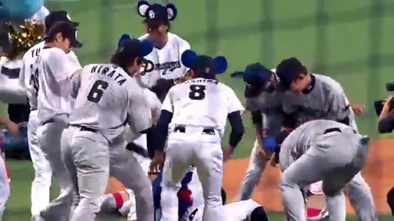 2014ファンフェスタ☆選手の花道でドアラがバク転に挑むも…