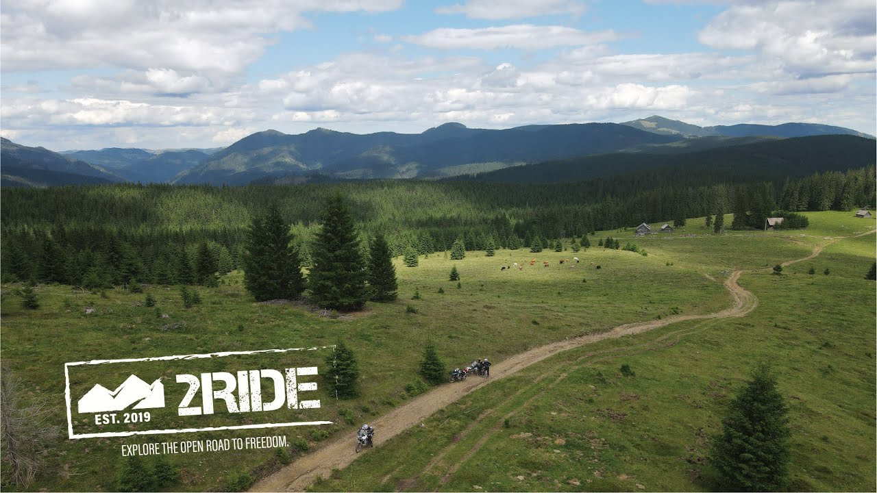 Drumul dintre Dârmoxa și Dorna Arini pe lângă Mânăstirea Piatra Tăieturii