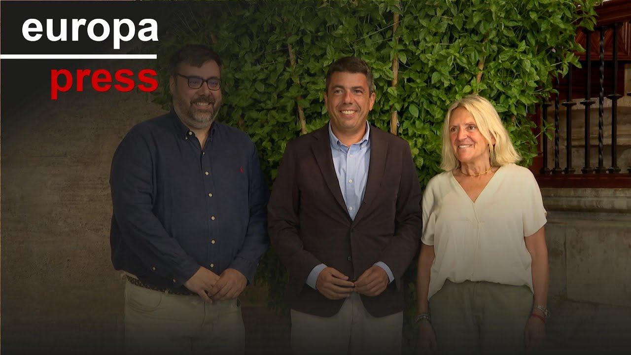 Mazón recibe la tradicional alfàbega con motivo de las fiestas de Bétera (Valencia)