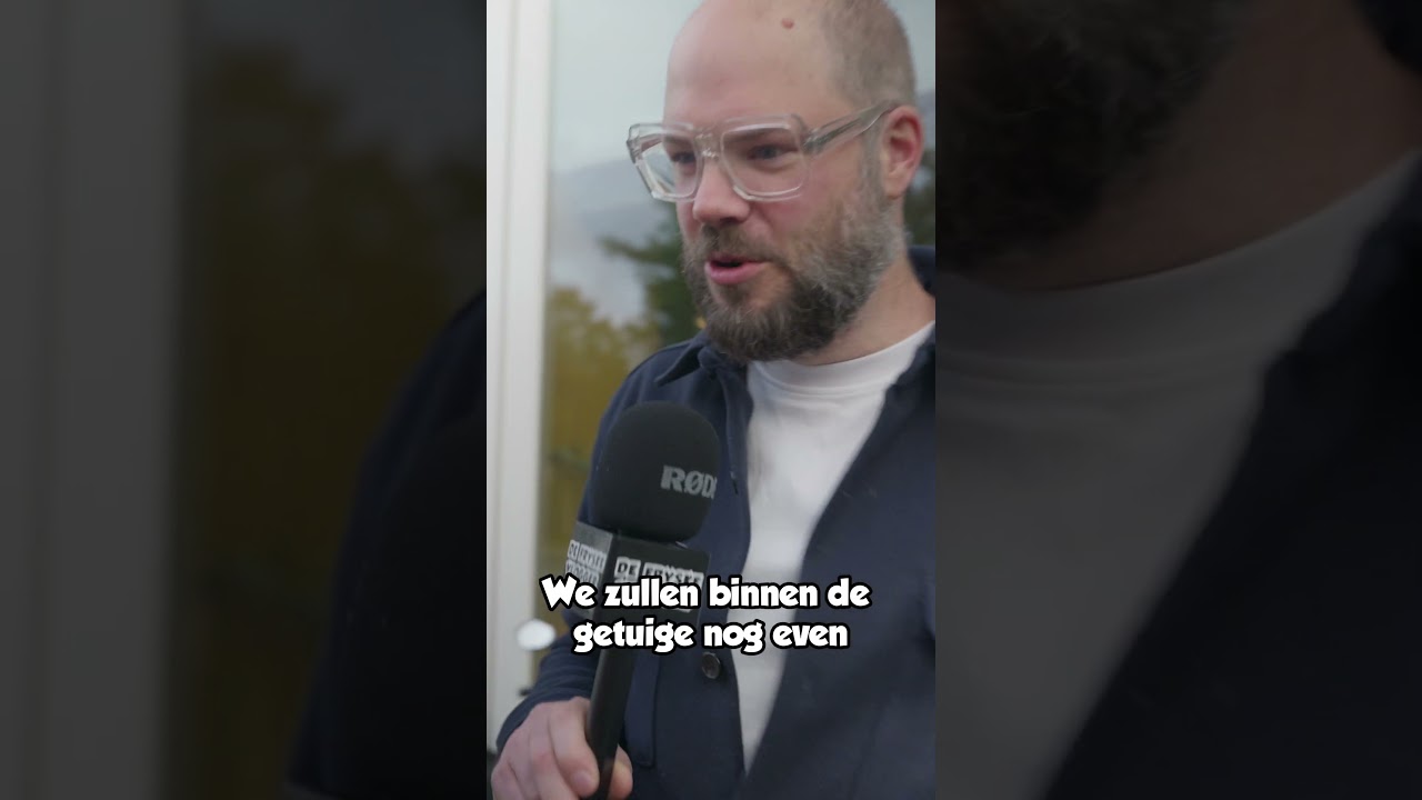Ra ra, it stiet skeef en stiet foar it agoeie kantoar.