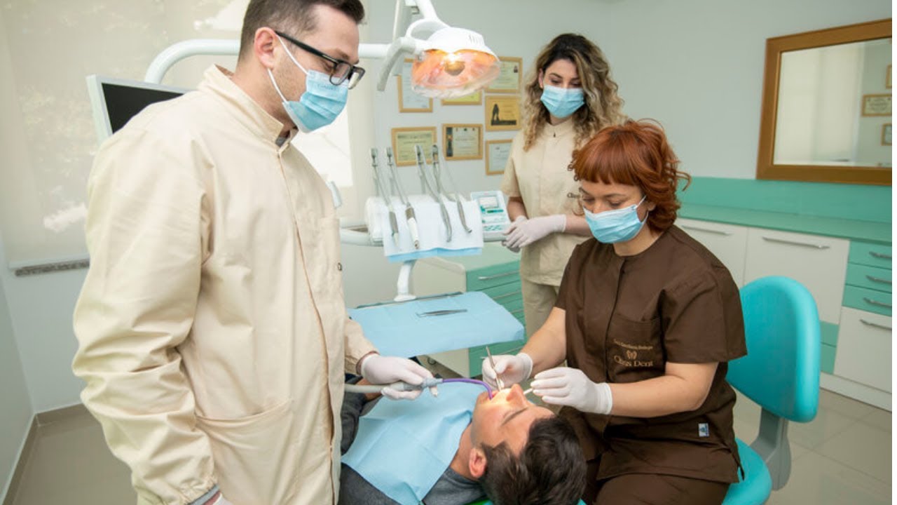 Tandarts Reizen Albani&euml; Ervaringen | Betaalbare Facings; Kronen; Bruggen en Implantaten in Durr&euml;s!