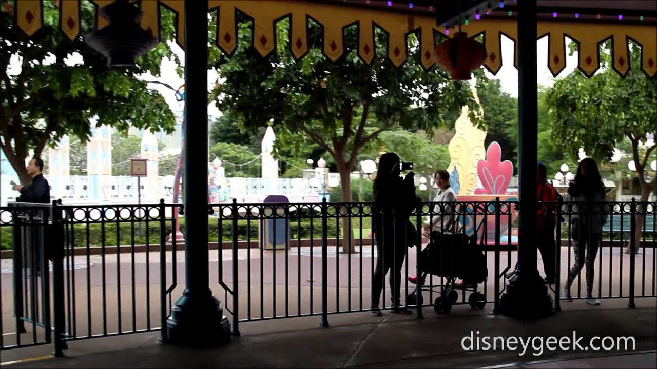 Hong Kong Disneyland: Mad Hatter Tea Cups (POV)