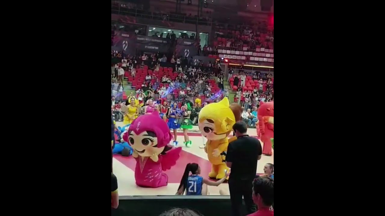 นอกจากมาดูวอลเลย์บอลแล้ว ก็ตั้งใจมาดูเจ้าพวกแสนซนพวกนี้ละจ้า