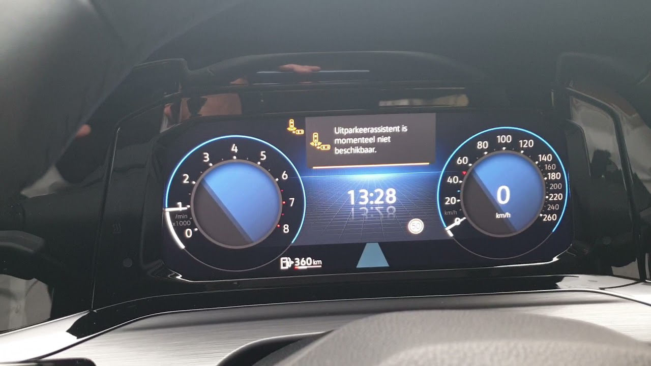 13-12-2021 VW Golf 8 MK8 auspark assist manoeuvre break