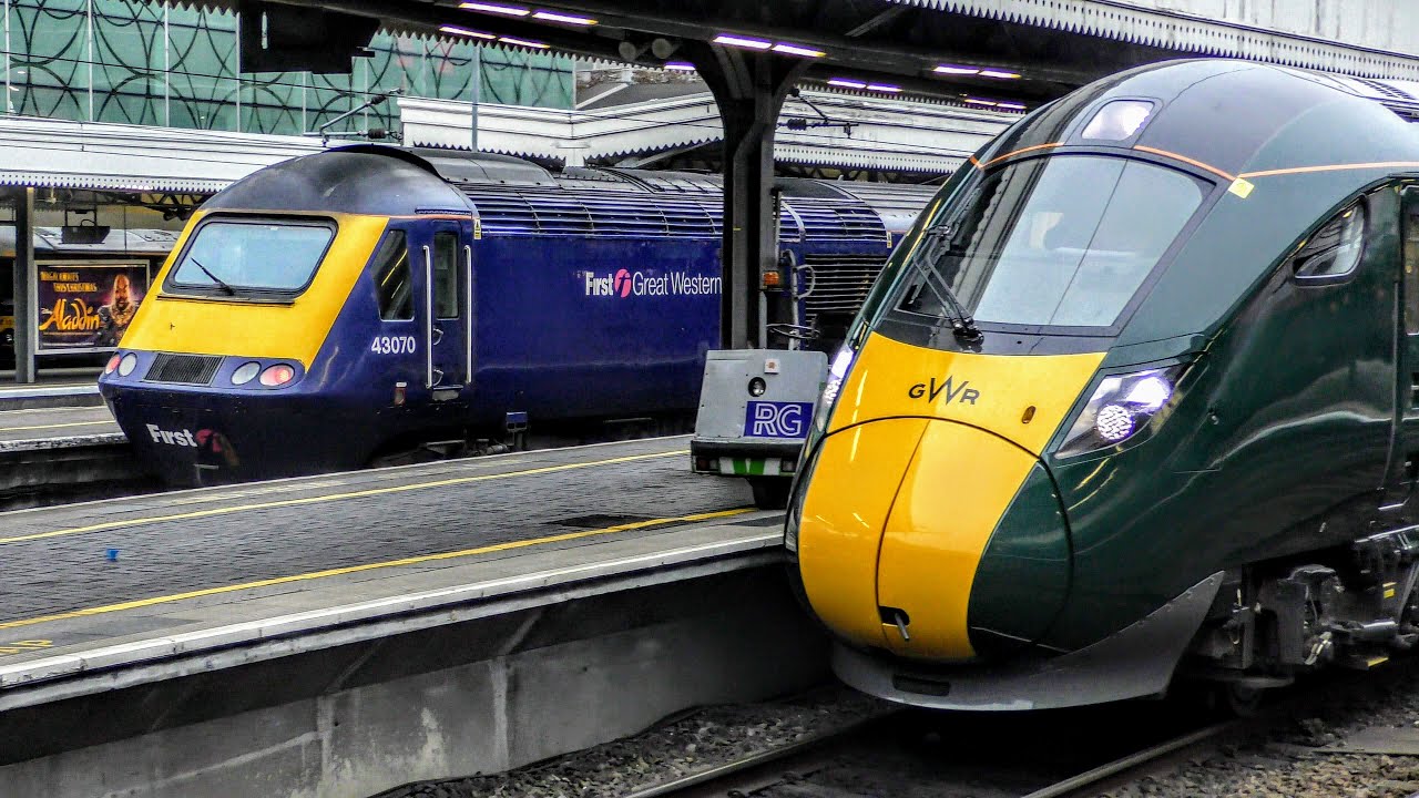 Trains at London Paddington | 10/01/2019