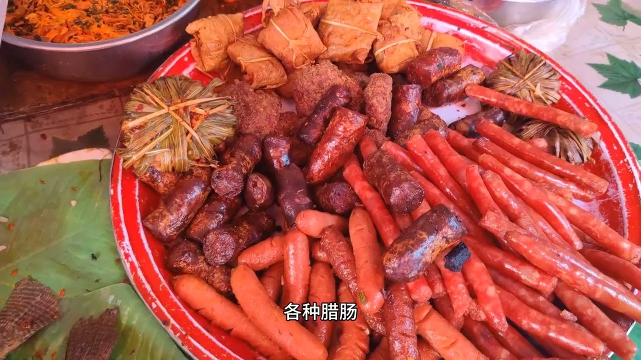 从昆明坐火车到西双版纳，逛当地特色的集贸市场，天气炎热住宿便宜#穷游 #独自旅行 #西双版纳旅游 #农贸市场