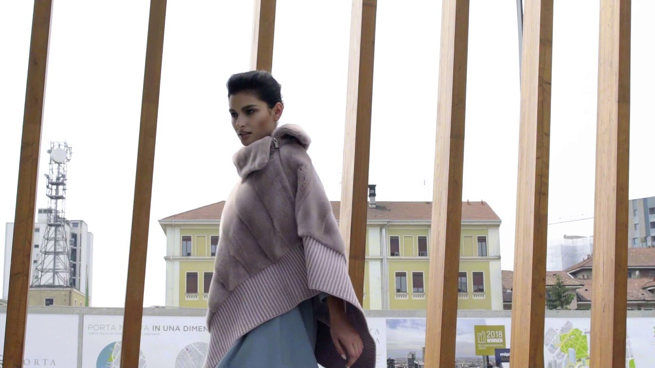 Fur poncho | Paolo Moretti Italian furs