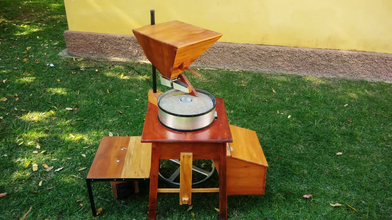 MOINHO DE FUBÁ DE MILHO - FABRICAÇÃO ARTESANAL