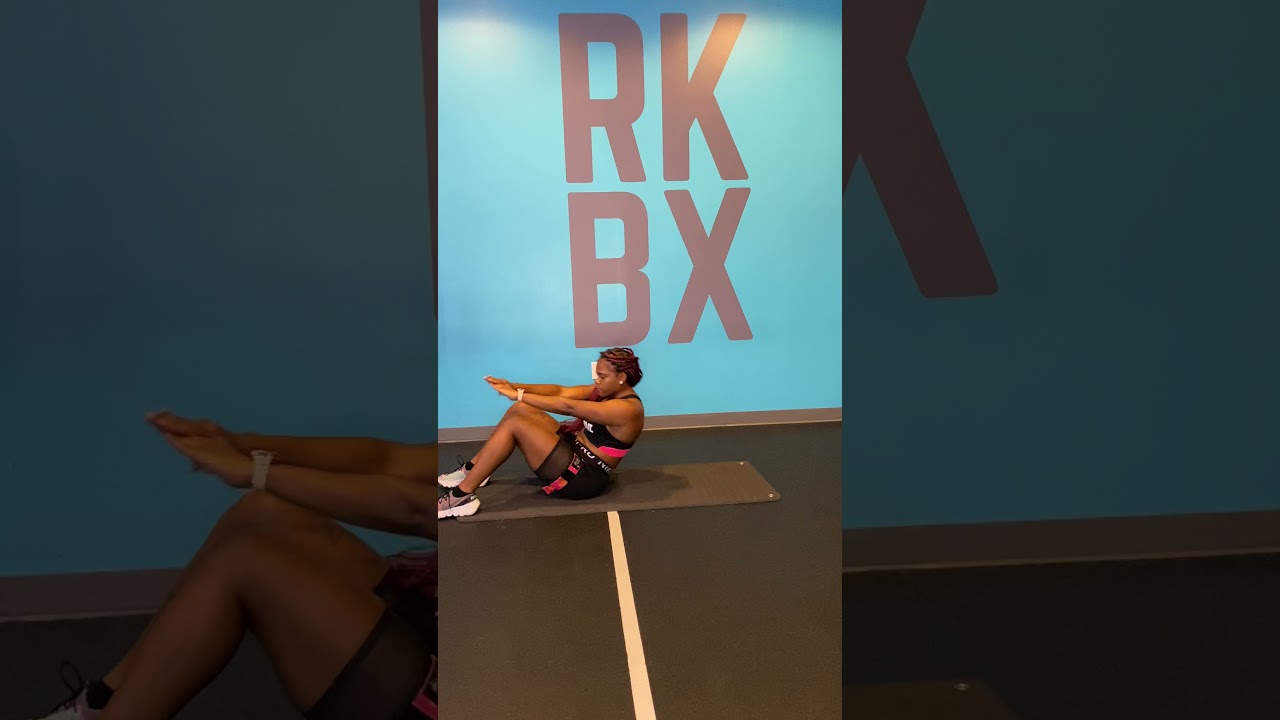 sit up core twist