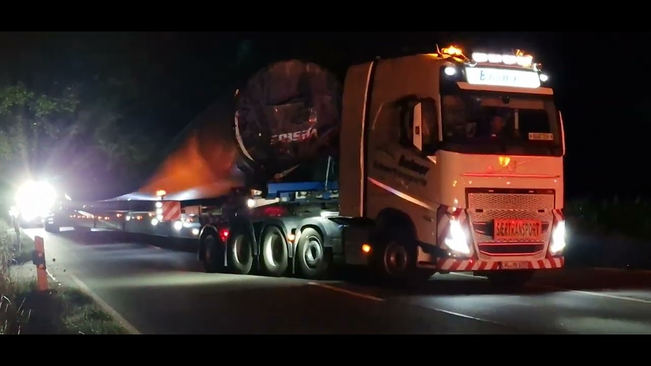 Nächtlicher Transport von 3 Rotorblättern n. Vestas 150 23.07.2024 Groß Lafferde Münstedt Windstrom