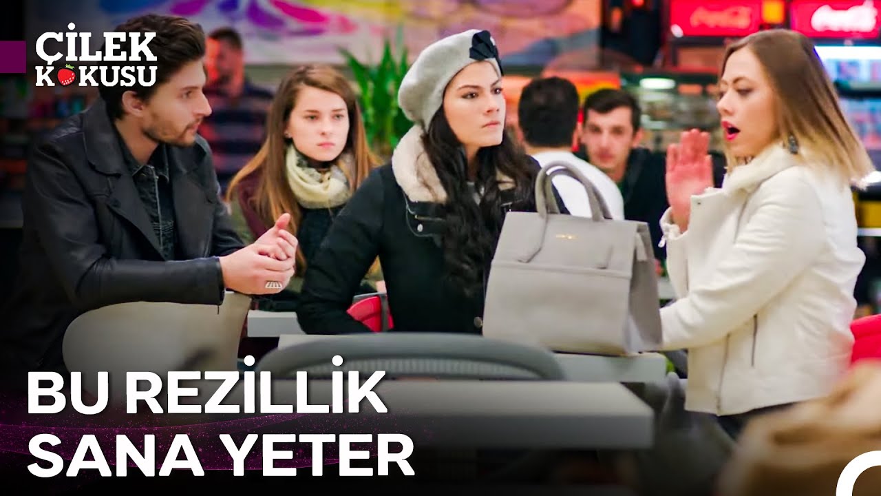 Okulun En Popüler Kızı Herkesin İçinde Tokadı Yedi! - Çilek Kokusu